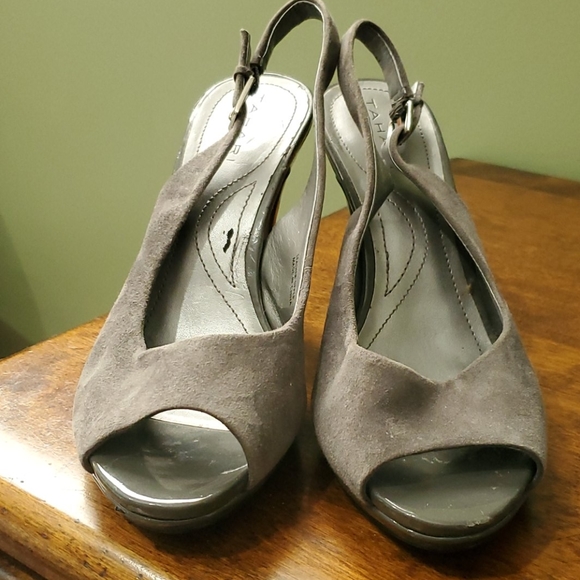 Shoes - Picture 2 of 3